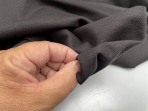 Vinterjersey - sort og meget formfast, drønlækker